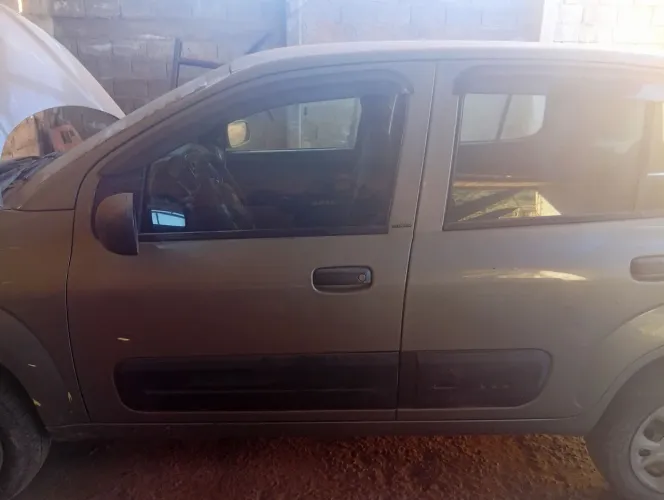 Fiat Uno Attractive 1.0 EVO Fire Flex 8V 5P 2016