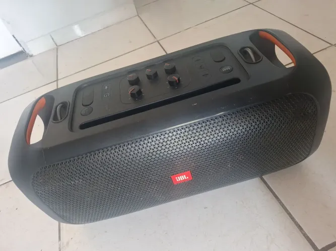 Caixa de som Jbl original  Bluetooth Partybox on The go corola preta
