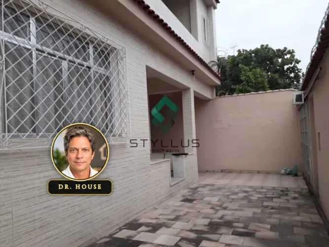 Casa Triplex Espaçosa com 4 Quartos e Amplo Quintal no Cachambi! M98M