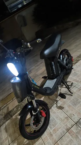 Bike elétrica italiana MAGIAS bateria zero