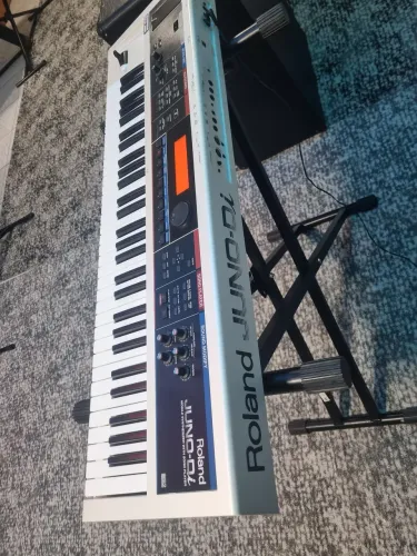 Teclado Roland Juno Di