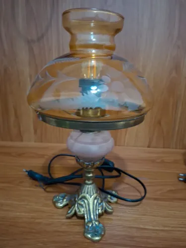 Abajur Vintage em Vidro Âmbar com Base de Bronze 