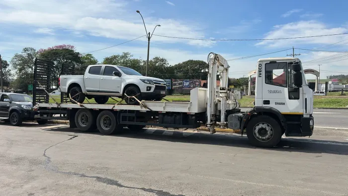 Iveco tector 240e28 Munck prancha