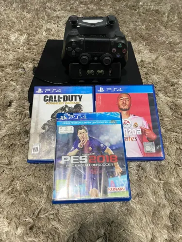 PS4 FAT 500GB + 2 controles originais + 3 jogos + extras