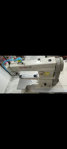 Máquina de braço triplo