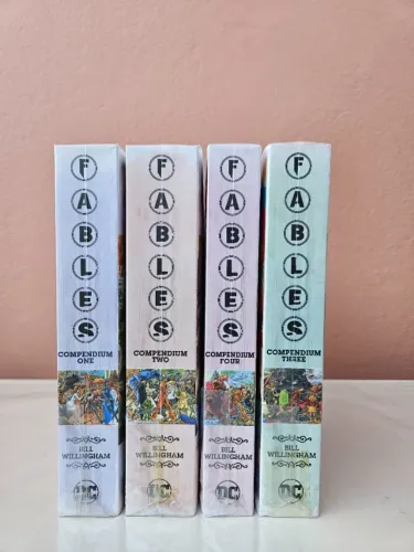 COLEÇÃO FABLES COMPENDIUM - Vols 1, 2, 3 e 4 - Importado - Inglês - DC Comics