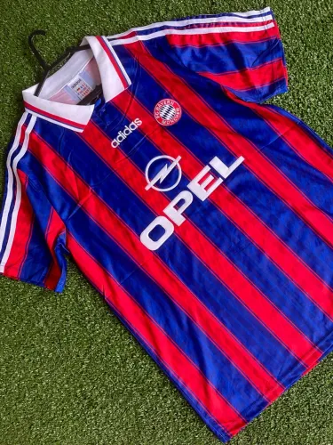 Camisa retrô Bayern de Munique 1995/96