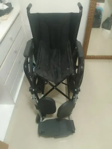 Cadeira de rodas em otimo estado 