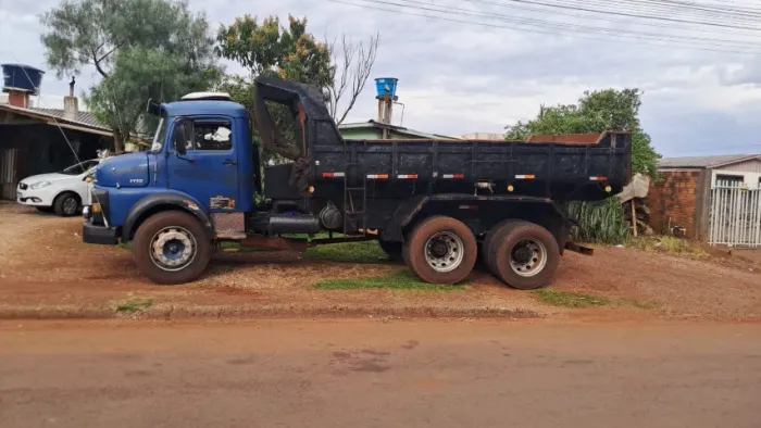 Caminhão Caçamba Mercedes Benz L1113 ano 1976