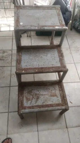 ESCADA DE FERRO.