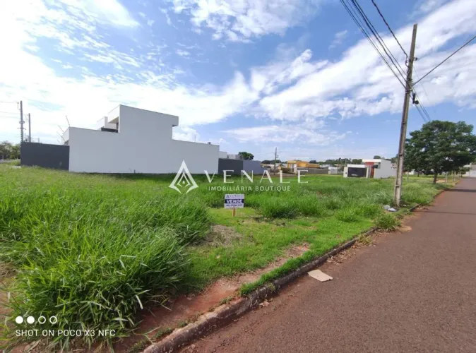Terreno à venda em Maringá, Bom Jardim, com 475 m²
