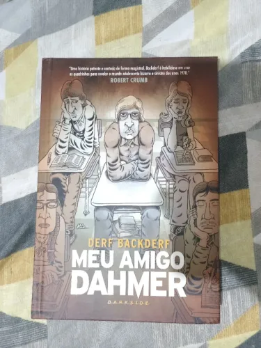 Livro quadrinhos Meu Amigo Dahmer edição em capa dura