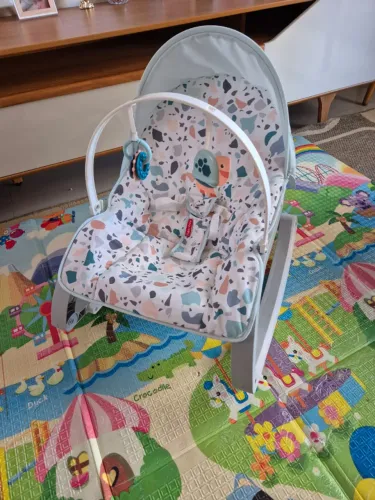 Vendo Cadeirinha de Descanso Vibratória para bebê - Fisher Price