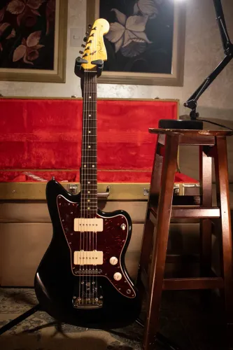 Guitarra Fender Classic Player Jazzmaster Special BLK 2014