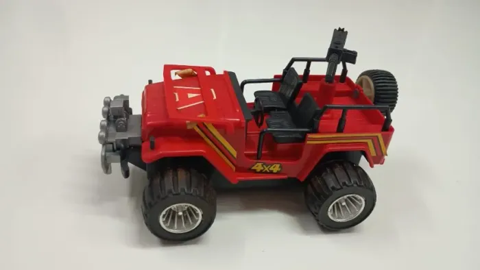 Jeep Comando 4x4 do esquadrão Classe A