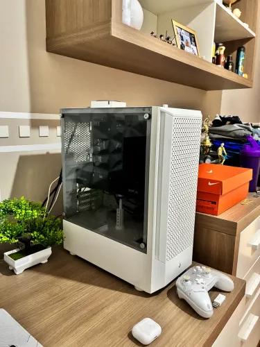 PC Ryzen 7 5700g + RX 7600 + 16GB de RAM