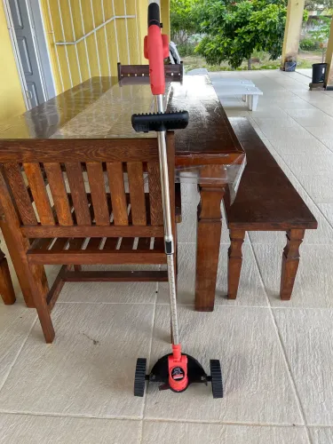 ROÇADEIRA DE JARDIM A BATERIA