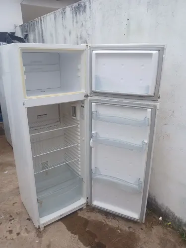 Vende de geladeira cônsul dúplex top funcionando perfeitamente entrego...