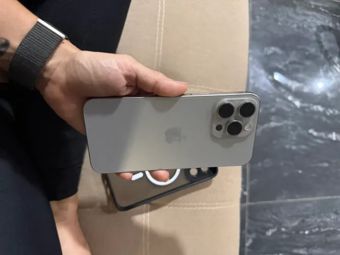 iPhone 15 pro Max 256g
