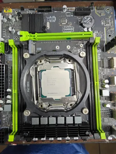 Placa mãe x99 P4 + Xeon e5 2670 v3 apenas venda