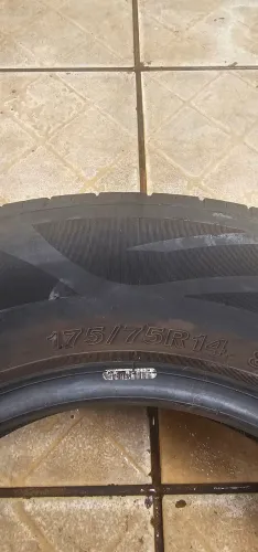 Vendo pneus aro 15 e aro 14