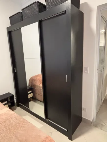 Guarda roupa de casal - Altura 2,05 x Largura 1,70