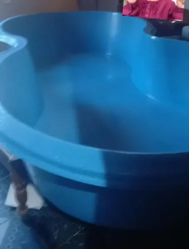 Vendo uma piscina