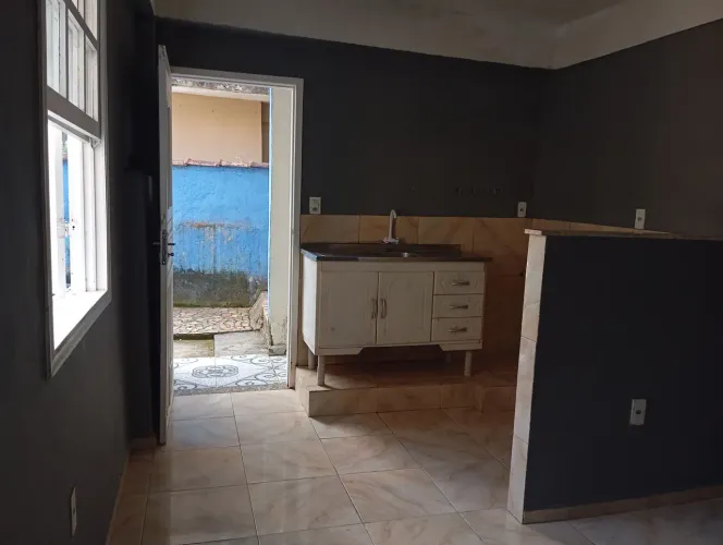 Vendo casa em vila tipo kitnet