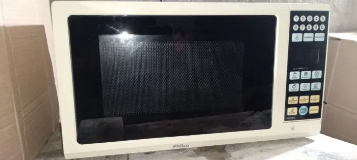 Microondas da philco 23L.S alça.na porta em otimo estado