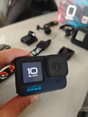 Gopro Hero 10 + alguns acessórios