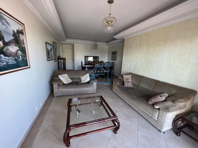 Apartamento três quartos na Rua Miranda Azevedo em Sorocaba