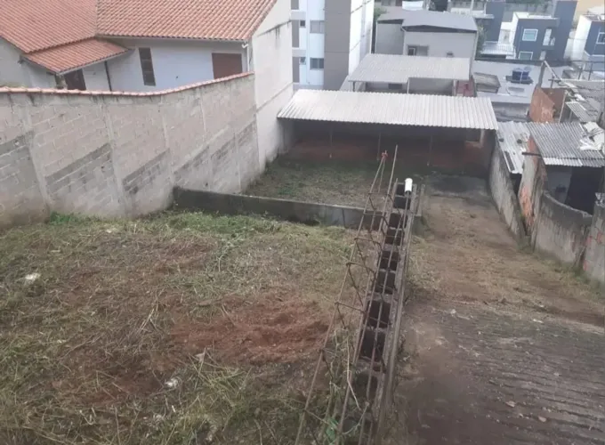 SANTA ISABEL - Lote com 4 Vagas de Garagem Cobertas - 300m² - OPORTUNIDADE