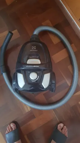 Aspirador de Pó Electrolux Easybox 1600W