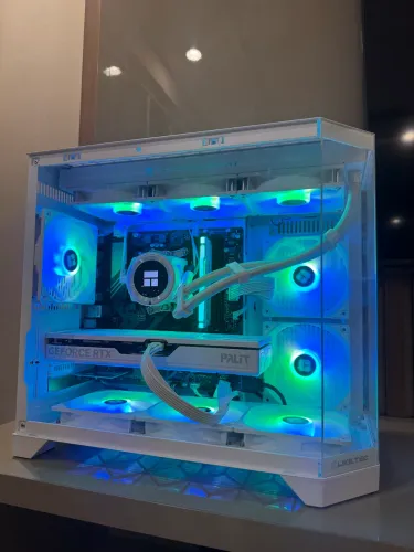 PC Gamer Ryzen 7 9800x3D, RTX 5070, 32Gb, 2TB com garantia - Em até 18x