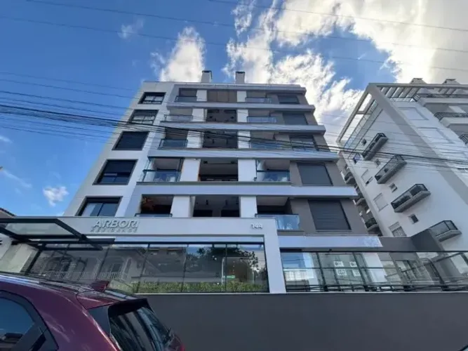 Apartamento studio mobiliado com 34m com vaga ao lado da UFSC e Vila Romana