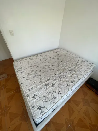 Colchão Casal Padrão Semi Novo - Conservado