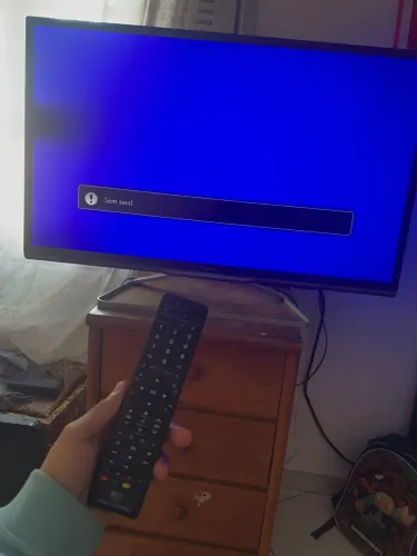 Tv Philips 40 polegadas com led atrás com detalhe mínimo !