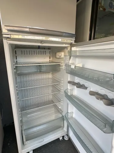 Vendo geladeira grande