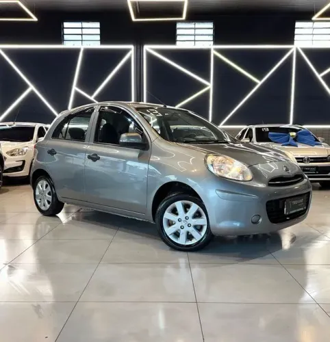 Nissan March S 1.0 12V Flex 5P 2013