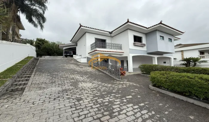 Casa de alto padrão para locação no Residencial Tamboré - 1500 m² - Piscina, pomar, 14 vag