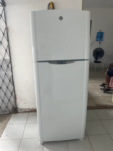 Geladeira GE 410 litros frost free