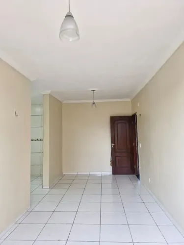 Imóvel para aluguel tem 56 metros quadrados com 2 quartos em Maraponga - Fortaleza - CE