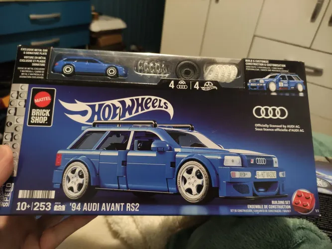Hotwheels brick shop - 94 Audi avant RS2