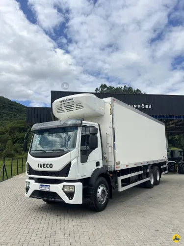 Caminhão refrigerado Iveco 24.280