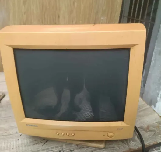 monitor de tubo antigo crt compaq bege,não funciona