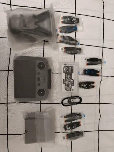 Drone DJI Mini 5 pro combo com 4 baterias e controle com display