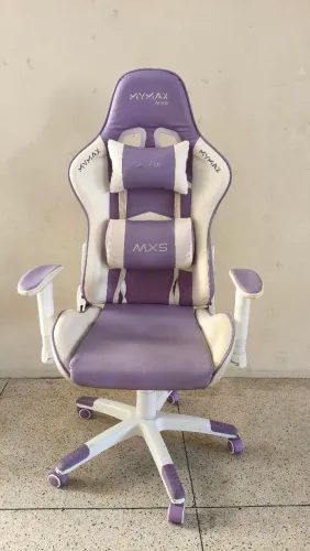 Cadeira Gamer Mymax MX5 na cor branca e roxa.