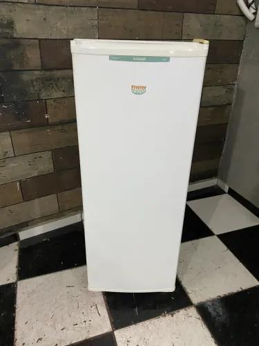 Vendo freezer cônsul gelo seco 127 volts 166 litros original e funcionando 