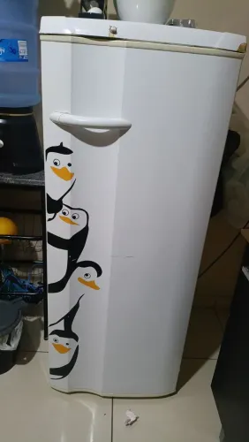 VENDE-SE GELADEIRA