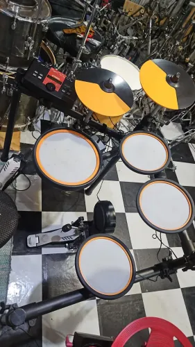 Bateria eletrônica Nagano com módulo yamaha